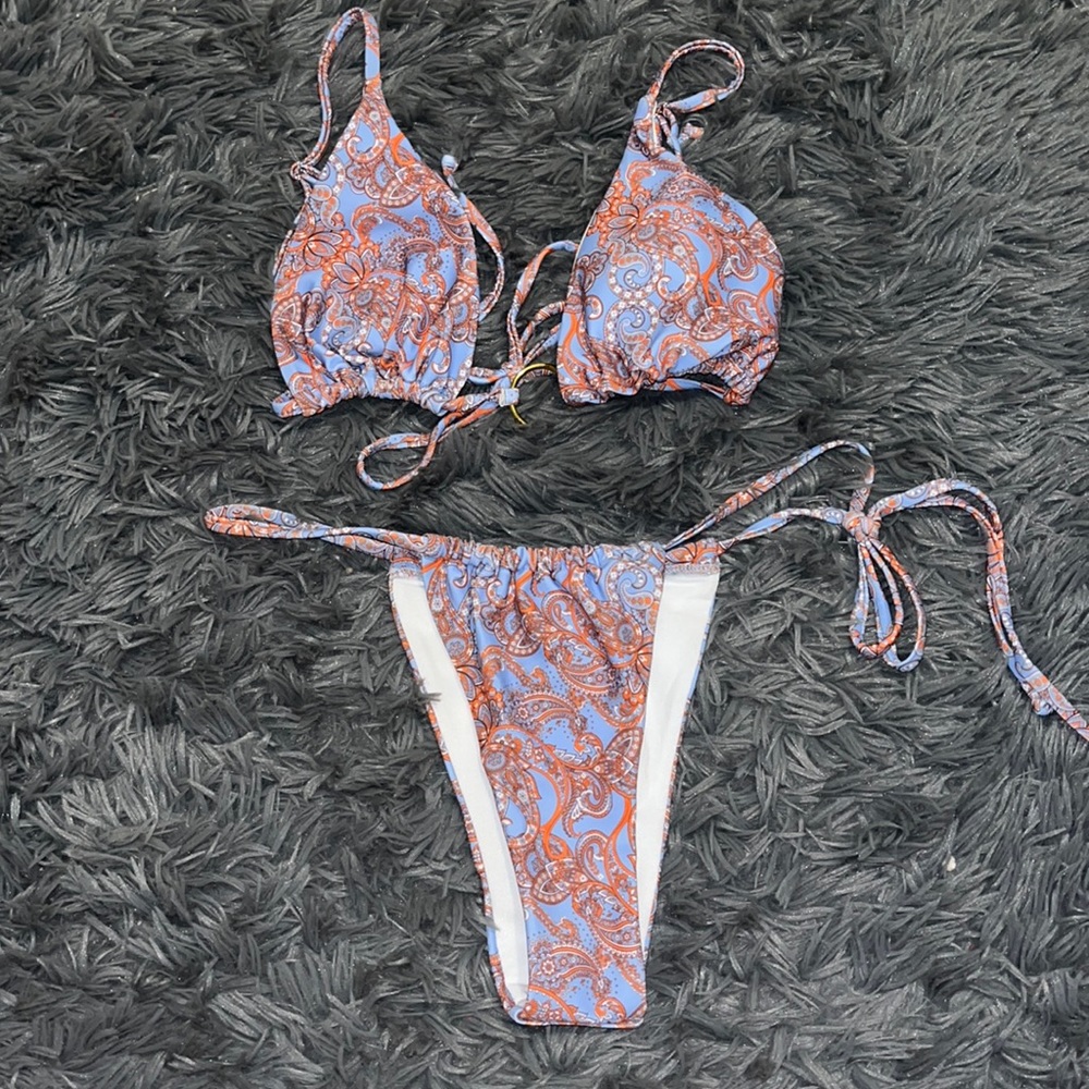 Bikini!
